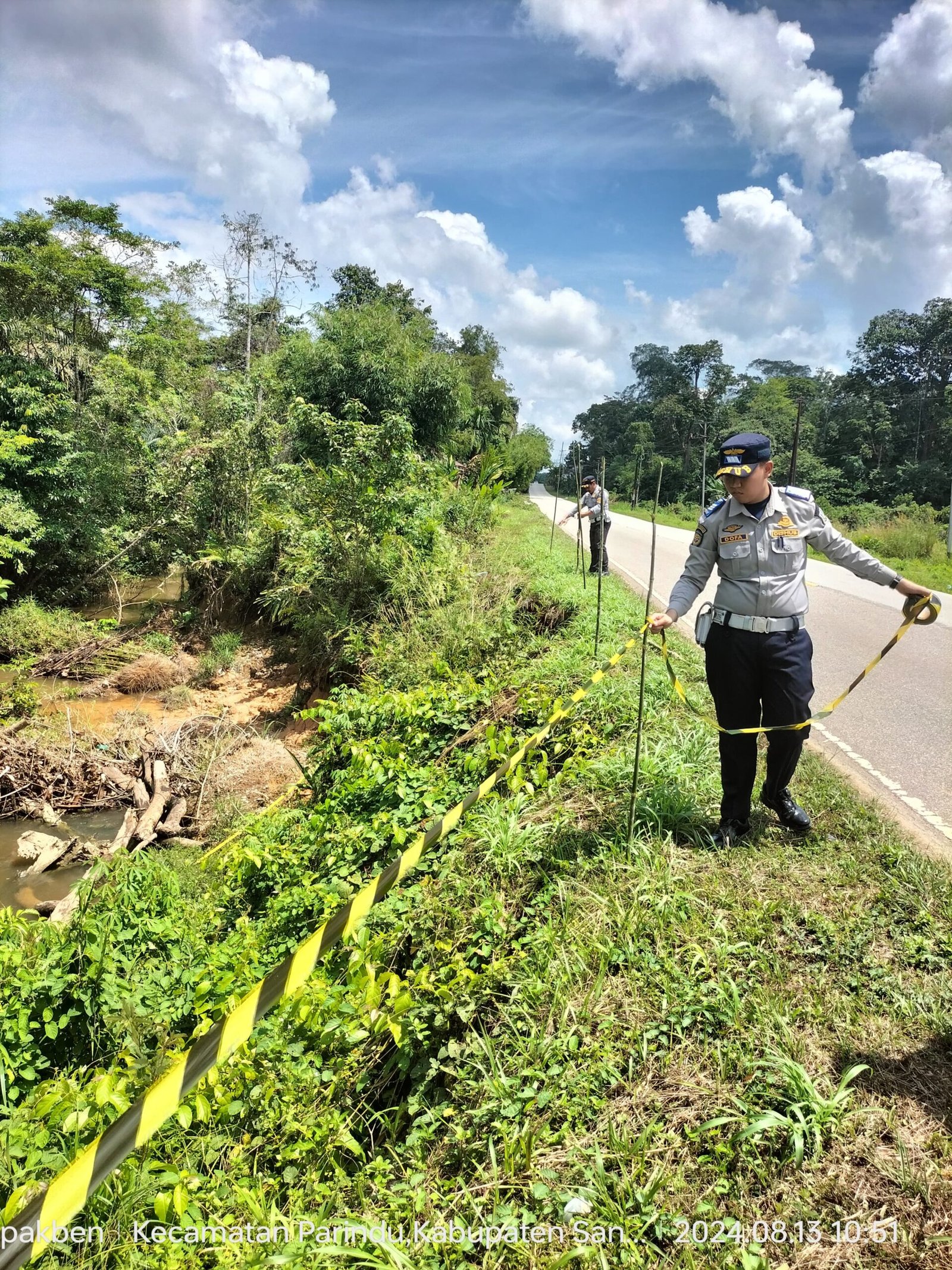 Peringatan Penting: Tanah Longsor di Rantau Mendekati Badan Jalan, Masyarakat Dihimbau Berhati-Hati