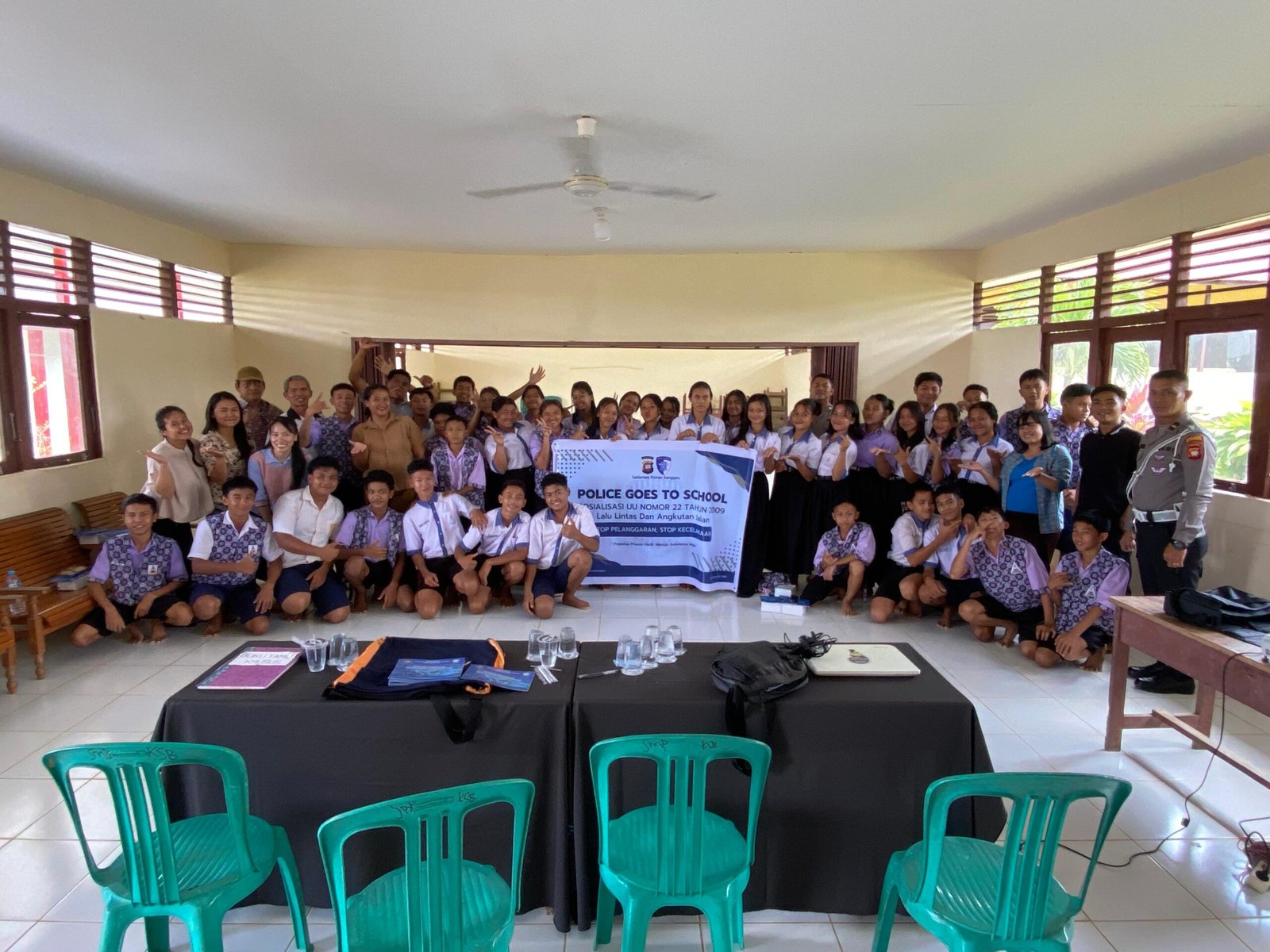 Polres Kab. Sanggau Gelar Penyuluhan Lalu Lintas di SMPK Setia Bakti Empaong