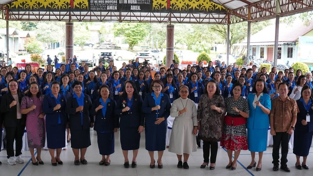 Wabup Sanggau Susana Herpena Buka Konfenda I WKRI DPD Sanggau-Sekadau