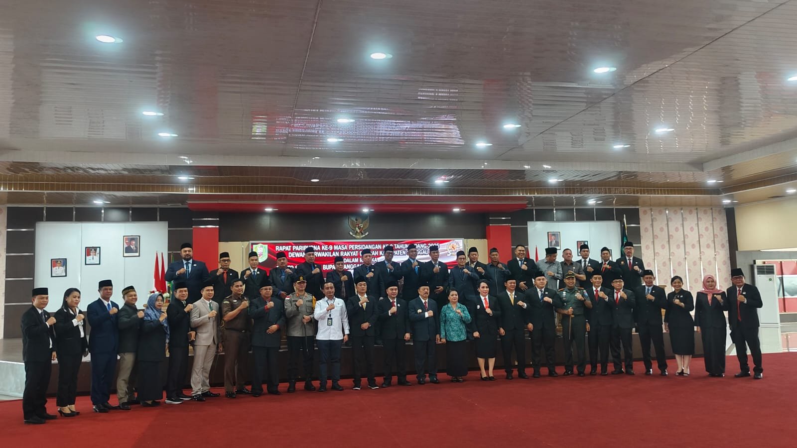Rapat Paripurna DPRD Kab. Sanggau Bupati Sanggau Yohanes Ontot Sampaikan Pidato Perdana